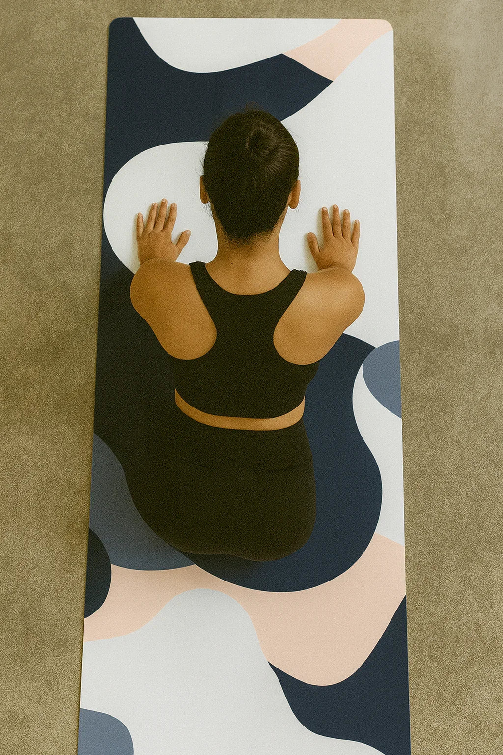 Astrid Non-Slip Yoga Mat – Premium Traction, Plush Cushioning & Night-Sky Aesthetic
